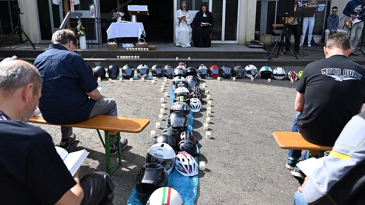 Mit Gottes Segen in die Motorradsaison